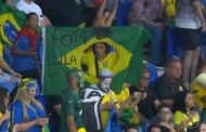 Bandeira ‘Fora Lula ladrão’ é exibida pela Globo ao vivo durante transmissão do jogo Brasil x Guiné