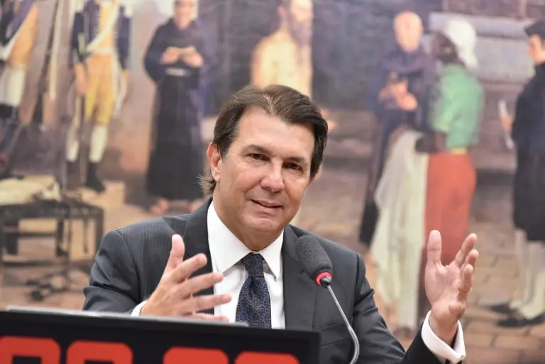 EXTRA: Presidente da CPMI pretende investigar legalidade das prisões do 8 de janeiro