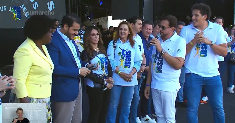 Ministro de Lula é vaiado após citar presidente na Marcha para Jesus; VEJA VÍDEO