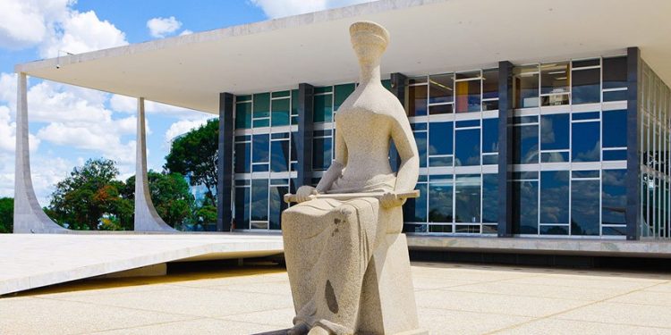 Limitar manifestações públicas de servidores não viola liberdade de expressão, decide STF