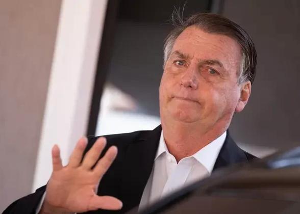 ÚLTIMO MINUTO: Justiça bloqueia R$ 87 mil em contas de Bolsonaro