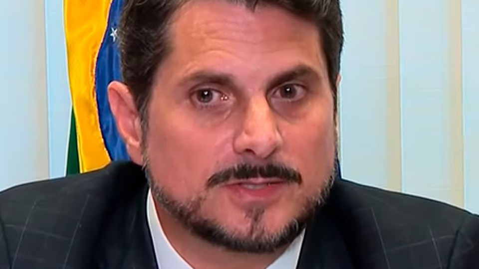 Moraes manda YouTube informar se Marcos do Val lucrou com rede