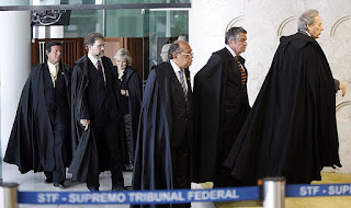 BRASIL: SENADOR REVELA DETALHES SOBRE PEC PARA LIMITAR PODERES DE MINISTROS DO STF