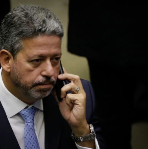 URGENTE: Arthur Lira tem nas mãos relatórios da PF que mostram provável cerco do governo Lula a ele, diz site