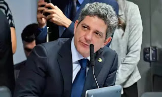 BRASIL: SENADOR PETISTA SE ATRAPALHA EM CPMI E PASSA VERGONHA
