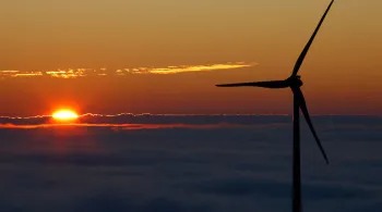 Ritmo de transição energética é muito lento e preocupante, diz especialista
