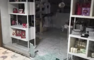 Assaltante arromba loja de presentes na Gruta, em Maceió, usando uma pedra