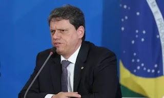 BRASIL: TARCÍSIO EMITE POSICIONAMENTO SOBRE ENTRADA DE COLEGA DE PARTIDO EM MINISTÉRIO DE LULA