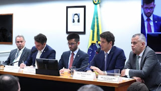 BRASIL: CPI DO MST DA CÂMARA CAUSA RACHA ENTRE ALIADOS DE PT E PSOL