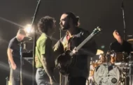 Festival musical é cancelado após BEIJO GAY de dois integrantes da banda britânica The 1975; saiba onde