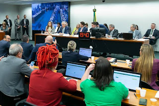 BRASIL: PRESIDENTE DA CPI DO MST REVELA BASTIDORES DE TUMULTO ENTRE DEPUTADOS