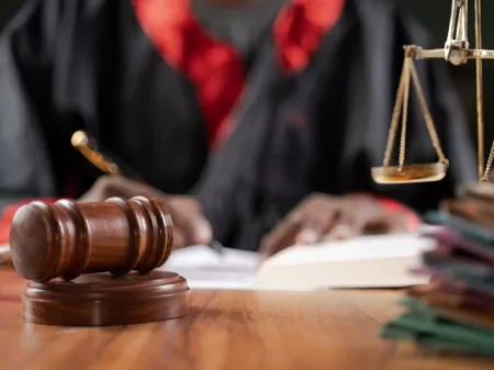 Com salários de mais de R$ 30 mil, juízes e promotores de MG terão direito a auxílio-creche de até R$ 57 mil por filho