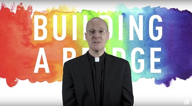 Sacerdote LGBT é convidado pelo Papa Francisco para Sínodo da Igreja