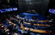 Senado vai comprar sofás de R$ 16 mil para casas de senadores
