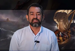 Padre é afastado após mulher invadir igreja para se declarar
