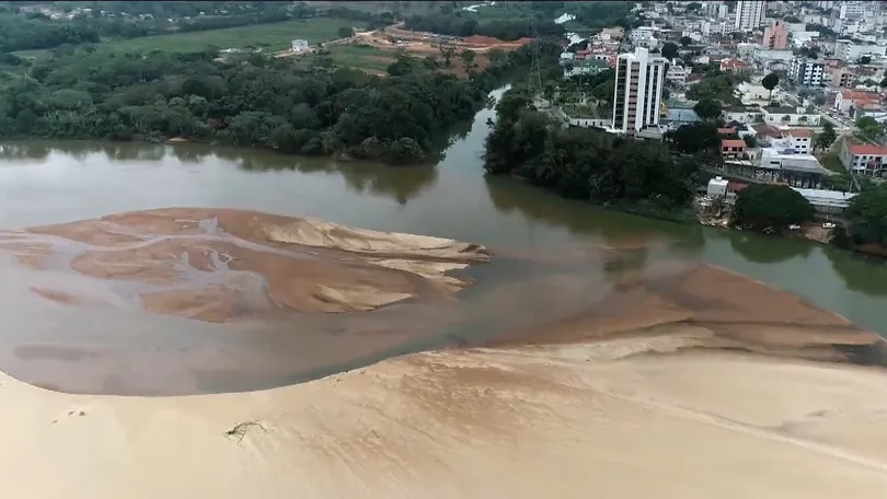 Bancos de areia formam mini-ilhas no Rio Doce, ES, devido à pouca chuva e ao assoreamento; veja fotos