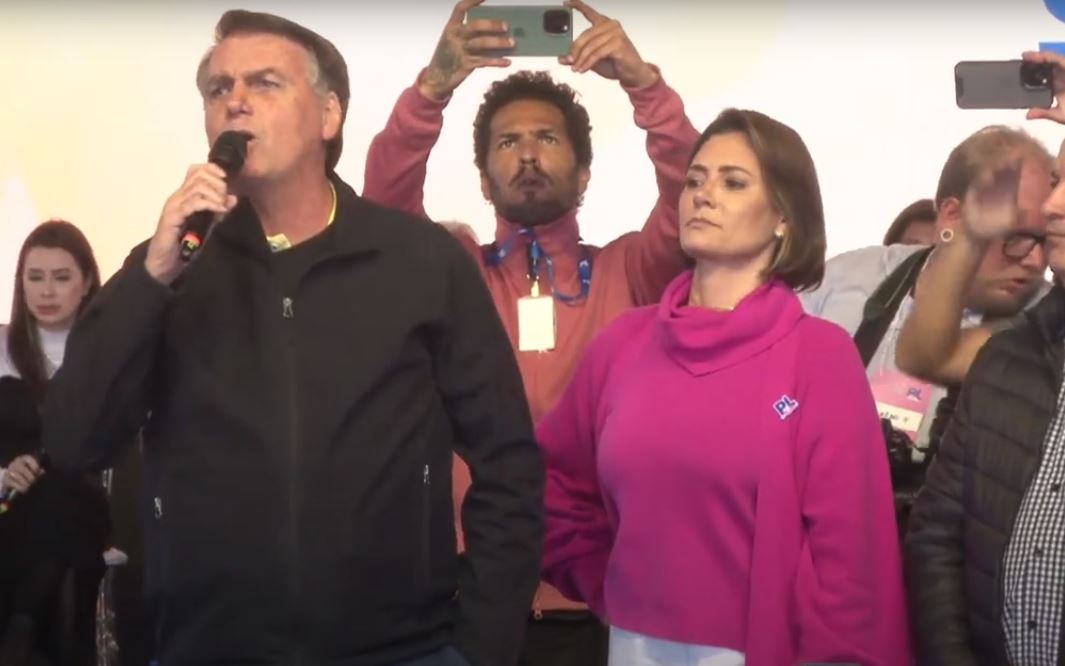 Em Santa Catarina, Bolsonaro agradece doações e critica prisões “covardes” em Brasília