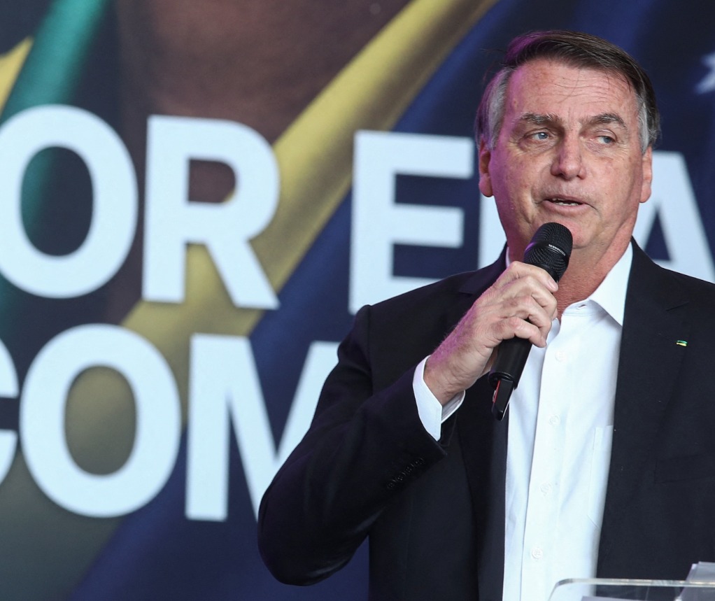 Defesa de Bolsonaro se manifesta sobre as transferências PIX; VEJA VÍDEO