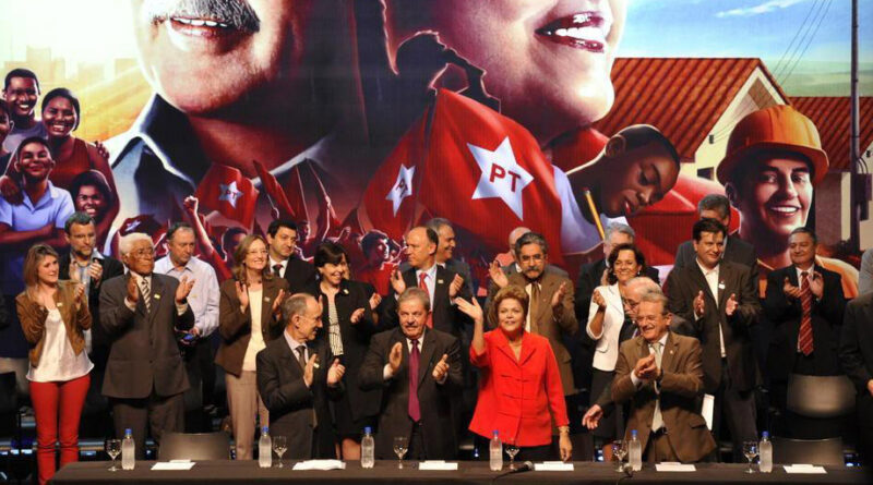 A história de um povo alegre que um dia foi dominado por uma quadrilha vermelha!