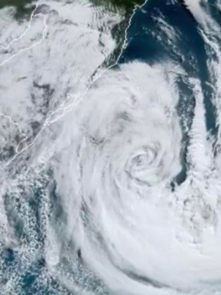 Novo ciclone extratropical deve atingir o Brasil neste fim de semana; veja as previsões e os locais