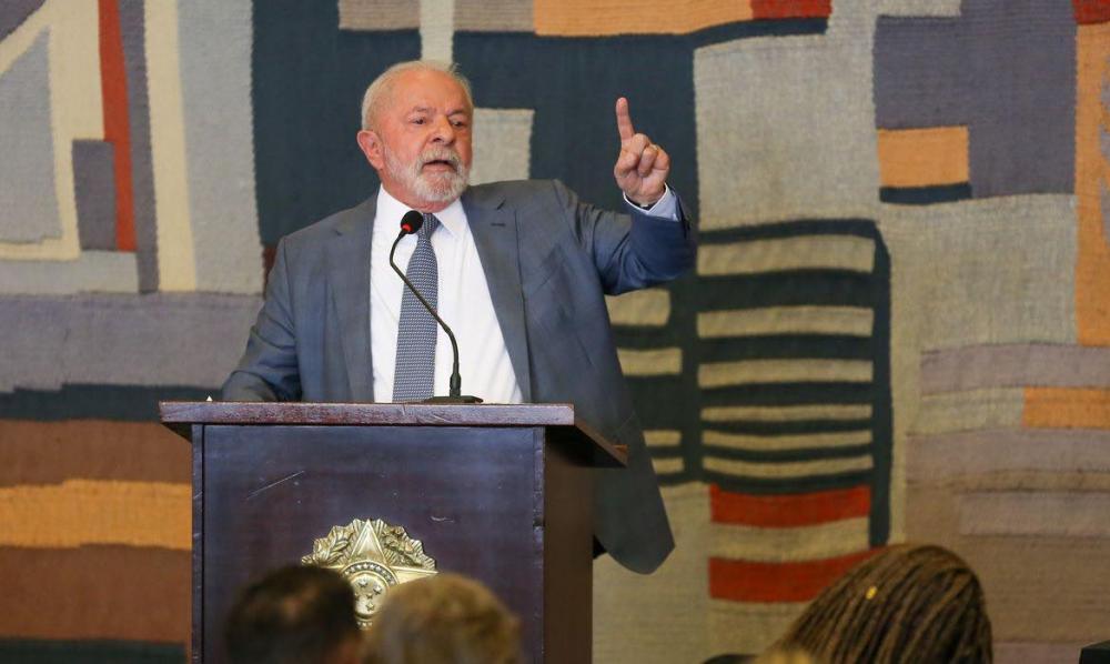 Prefeitos ameaçam entrar em greve após levarem 