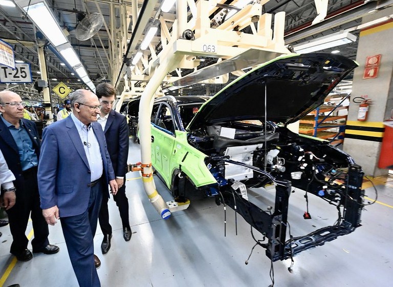 Alckmin visita fábrica que anuncia 809 novos empregos e R$ 3 bi de investimento