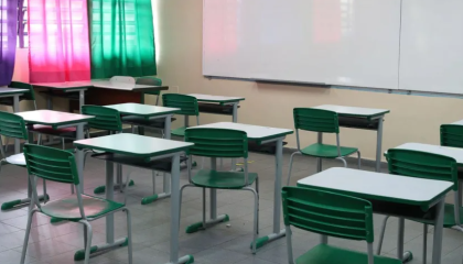 Professora manda alunos darem tapas em colega de classe muçulmano