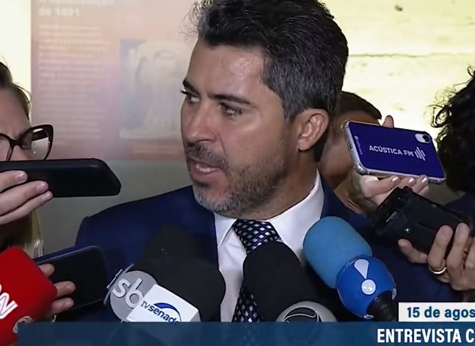 Fotógrafo da Reuters complica vida de Flávio Dino, diz senador; VEJA VÍDEO