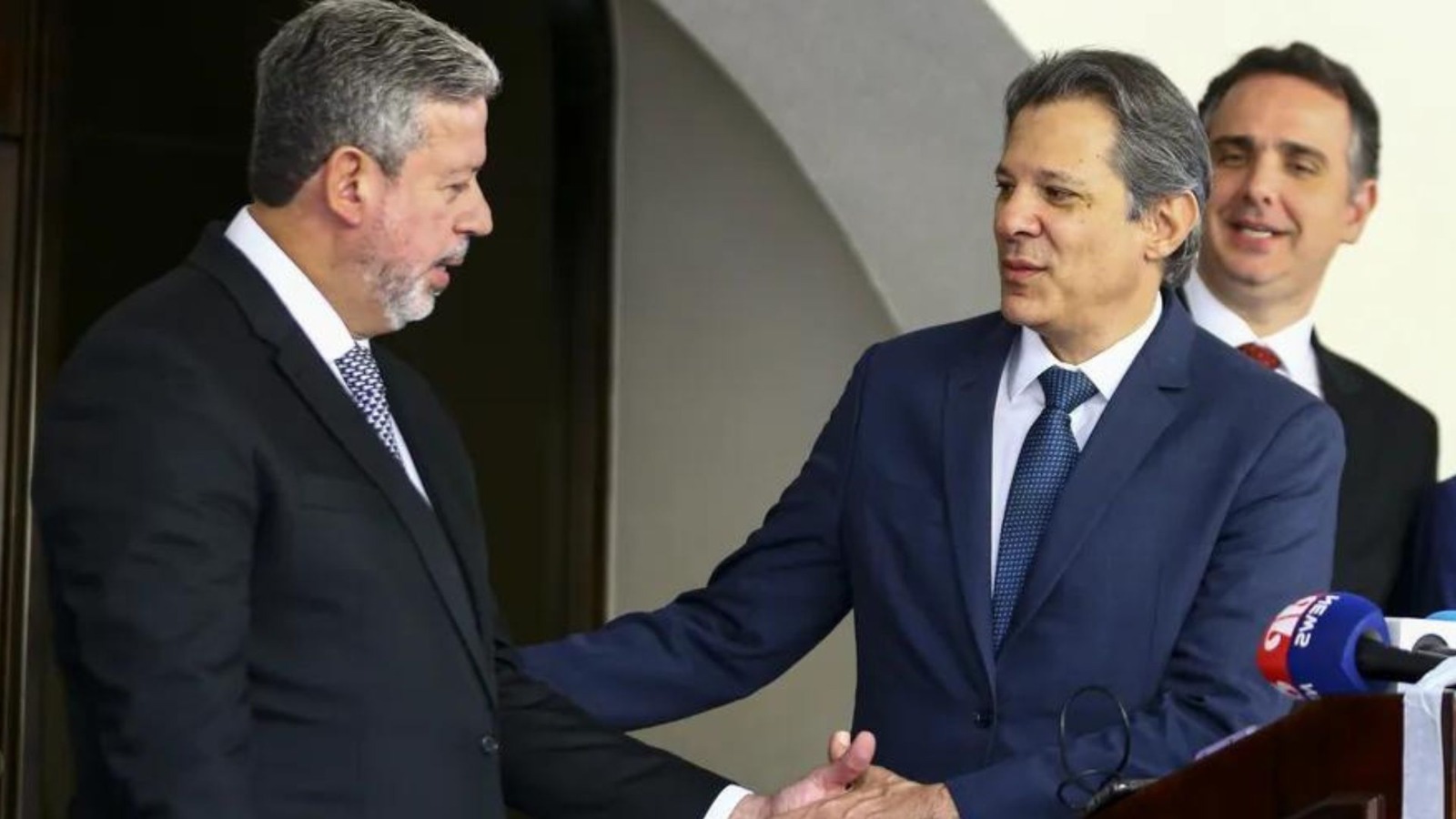 ARTHUR LIRA diz que Ministério da FAZENDA é contra a emenda que reduz a CONTRIBUIÇÃO previdenciária de municípios