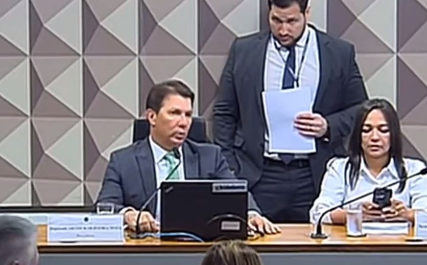 BOMBA: Flávio Dino só entregou imagens de 2 câmeras que não mostram detalhes do dia 8/1 e presidente da CPMI recorre a Alexandre de Moraes