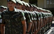 Senadores anunciam PEC que proíbe militares da ativa em eleições