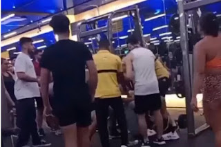 Vídeo flagra briga em fila para revezar aparelho dentro de academia