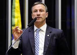 BRASIL: DEPUTADO SANDERSON ALERTA PARA GRAVES CONSEQUÊNCIAS DE DECISÃO DO STF SOBRE DROGAS