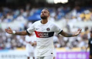 Neymar acerta volta para Barcelona e espera liberação do PSG