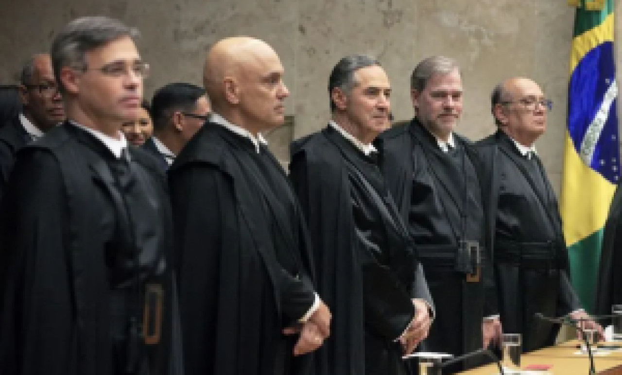 STF APROVA ORÇAMENTO DE 2024 COM REAJUSTE DO SALÁRIO DE MINISTROS PARA R$ 44 MIL