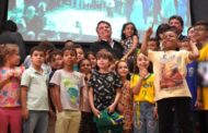 Bolsonaro recebe título de cidadão goiano em evento lotado de patriotas