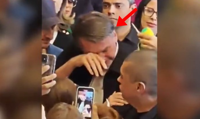 Bolsonaro é recepcionado por multidão em Goiânia e se emociona ao receber apoio de crianças; ASSISTA VÍDEO!