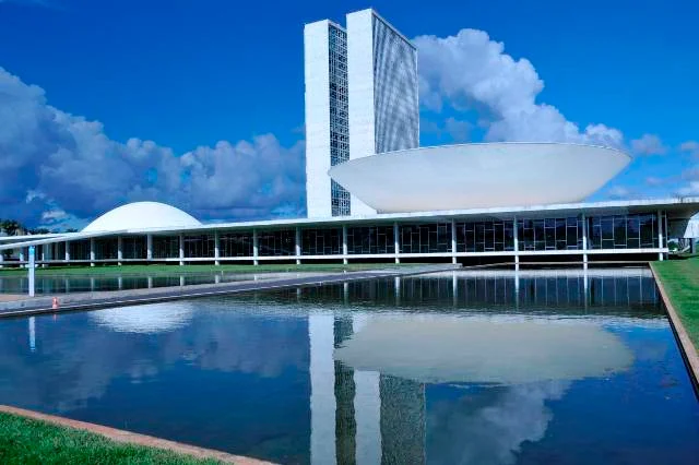 Concurso Câmara dos Deputados: divulgados editais com 749 vagas