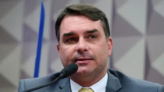 BRASIL: FLAVIO BOLSONARO EXPÕE FALA COMPROMETEDORA DE JORNALISTA QUE PUBLICOU CONVERSAS PRIVADAS DE MORO