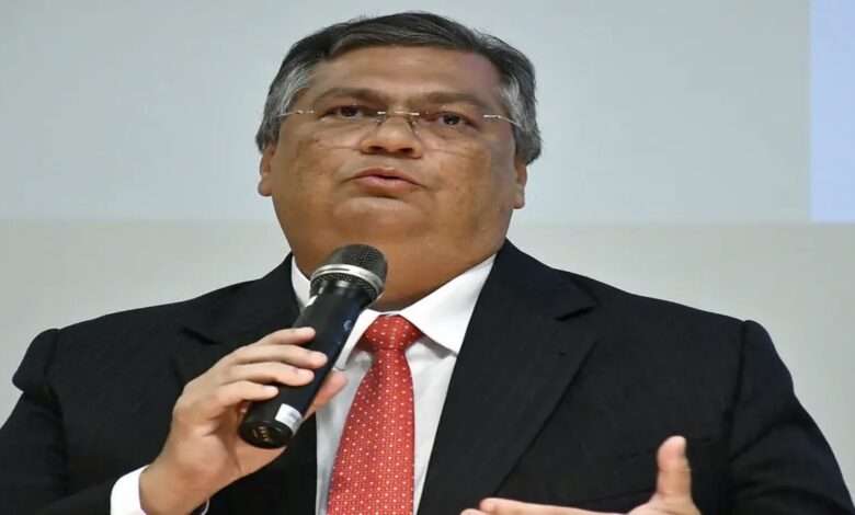 Deputado quer convocar Dino por imagens deletadas do 8 de janeiro