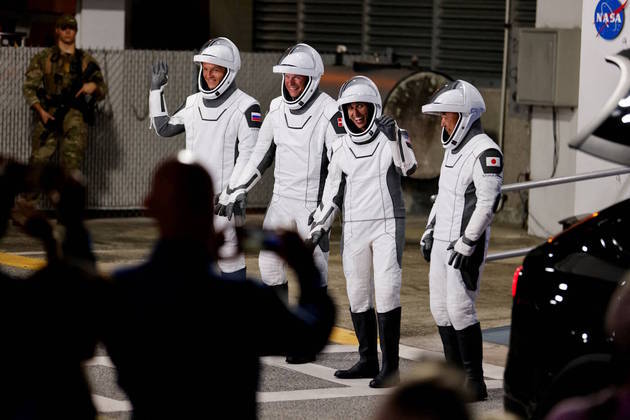 Apesar das tensões diplomáticas entre EUA e Rússia, Nasa e SpaceX mandam cápsula para o espaço com russo e americana a bordo