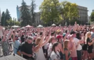 Jornal chama evento evangelístico de “nacionalismo cristão perigoso”