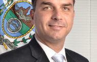 BRASIL: FLAVIO BOLSONARO SUGERE CONVOCAÇÃO DE MORAES PARA CPMI E ALFINETA RELATORA