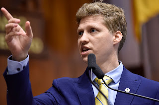 BRASIL: DEPUTADO MARCEL VAN HATTEM REAGE CONTRA RISCO DE 