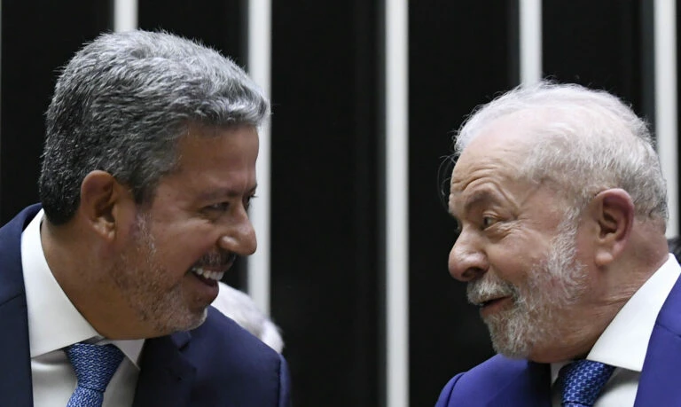 Lula libera mais R$ 5 bilhões em emendas antes de votações