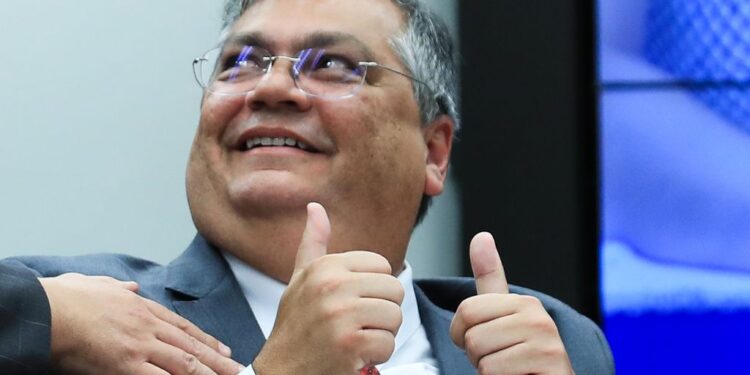 Após Lula, Flávio Dino também defende ‘debate’ sobre ‘voto secreto’ de ministros do STF