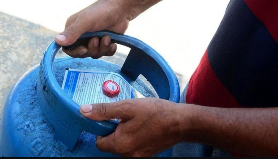 Em nova maldade, Lula bloqueia R$ 1,8 bilhão em recursos e deixa milhões de famílias sem auxílio gás