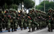 General demonstra indignação por obrigação de prestar continência para Lula; “Prestando continência ao ladrão”