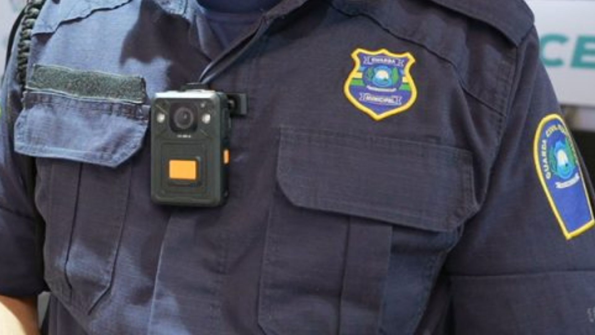 IPOJUCA: em meio as constantes reclamações sobre ABORDAGEM dos guardas municipais em ocorrências, município faz uso de câmeras corporais em agentes