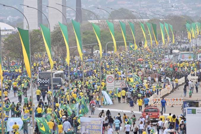 Comercial de TV de Bolsonaro usará imagens que TSE proibiu na campanha presidencial